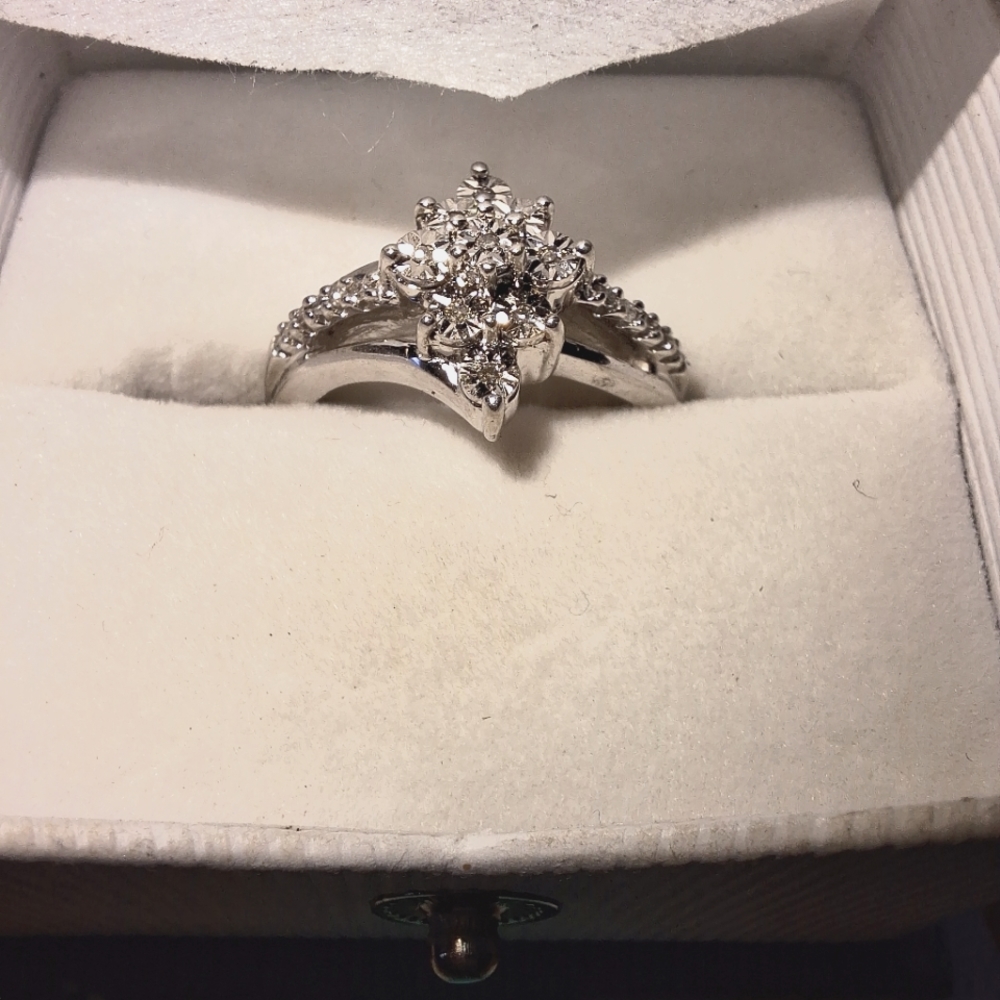 Antique Style White Gold 1/4 cut Diamond Engagement/Mother's Day Ring Size 7